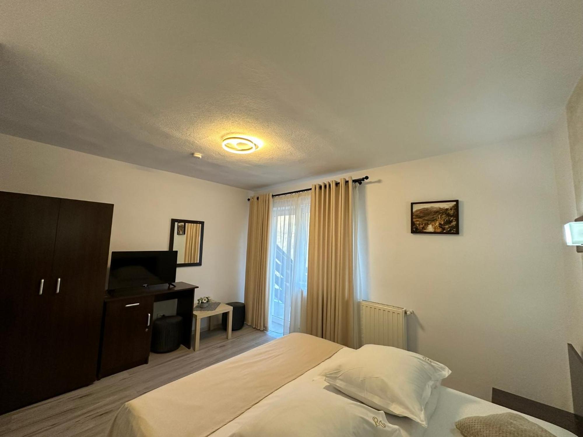 Casuta De Langa Izvor Hotel Moeciu De Sus Luaran gambar